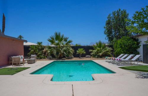 The Pink Cactus - Desert Retreat - Luxe Pool, Golf & Game Room - Foto 17