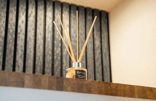 High Street Hideaway - Photo 4