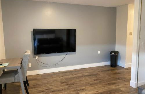 Lovely Micro Studio Apartment in Downtown Gadsden - Photo 8