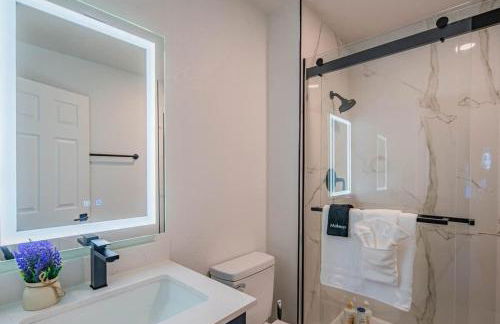 Chic Golf Pickleball Pool Hot Tub King Bed Parking - Foto 32