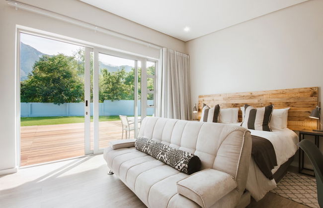 A Riverbed Guesthouse - Photo 22