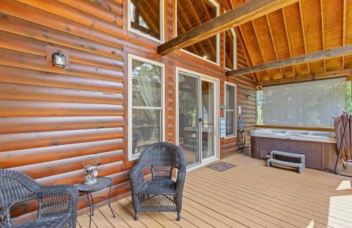 Romantic Cabin w Rain Shower & Spa Tub - Photo 29