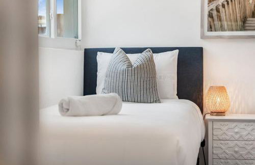 Stunning Tropical Heated Pool House Near The Beach - Foto 47