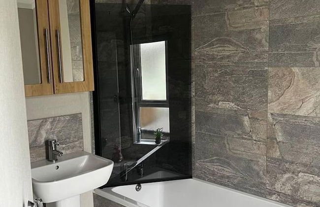 Beautiful and Tranquil Lakeside Lodge - Sleeps 5 - Foto 23