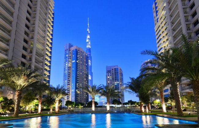 Maison Privee - Radiant Urban Retreat with Iconic Burj Khalifa Vws - Photo 21