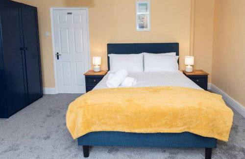 Large House in Looe, Near Beach and Bars with Great Views, Free Parking and Free Access to a Nearby Indoor Swimming Pool - Foto 25