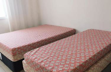 Apto aconchegante beira mar com ar no quarto - Foto 7