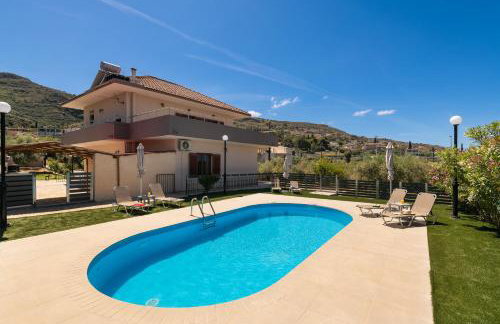 Garden House with Pool, 10min to center - Foto 38