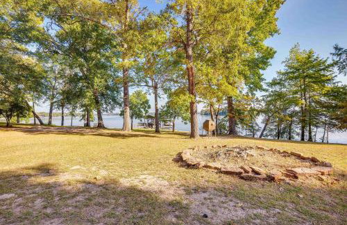 The Whacky Shack Family Cabin with Fire Pit! - Photo 36