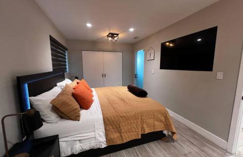 Luxurious Westchester Home Near Miami Clinics - Photo 61