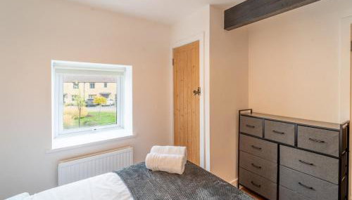 Cosy 2 Bed Terrace Peaceful Village location - Pass the Keys - Foto 4, wardrobe