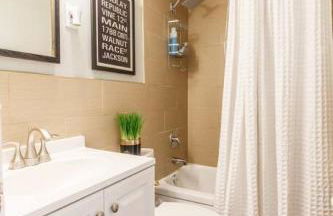 2 Large Apts w Parking - Downtown Over the Rhine - Foto 52