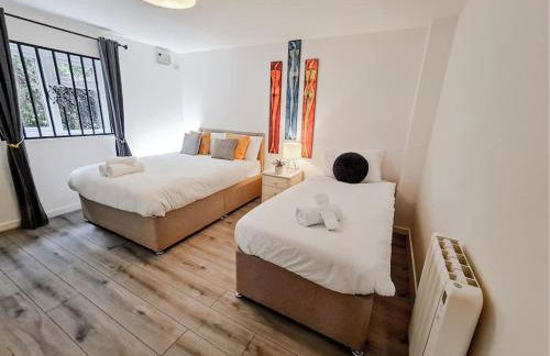 Comfy 2 bed Flat with free Parking, close to Tube - Foto 21