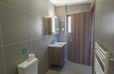 Modern villa with infinity pool close to the sea - Foto 32