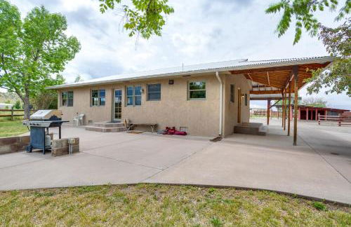 Montrose Family Home with Yard and Fruit Trees! - Foto 4