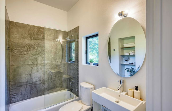 Mill Creek by Avantstay Modern Design, Patio, Hot Tub - Foto 23