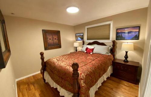 Centrally Located Redmond Retreat with Pool Table - Foto 12