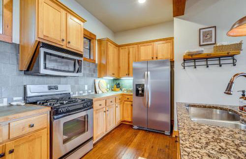 Scenic View! Lake Travis Cabin Near Pools and Marina - Foto 9