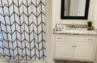 Stylish and Cozy Retreat - Foto 34