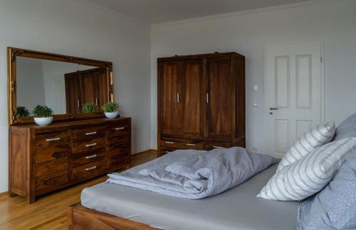 König Albert Residenz nahe BMW , Porsche , DHL und Messe - Foto 28