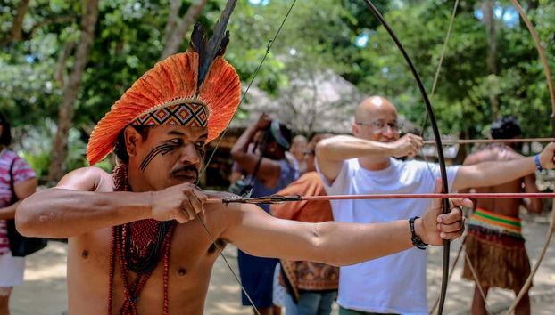 Arco e flecha na reserva Pataxó da Jaqueira