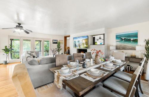 Entire Private Home with 4 Bedrooms 2 Bathrooms, Spacious, Lux King Bed, Ranch Style, Prime Area, Available Now - Photo 4