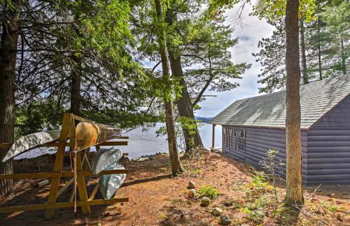 Restored Historic Saranac Lake Home Lake Access! - Foto 32