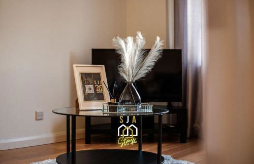 Mackie Residence - SJA Stays - 3 Bed Apartment with parking - Foto 51