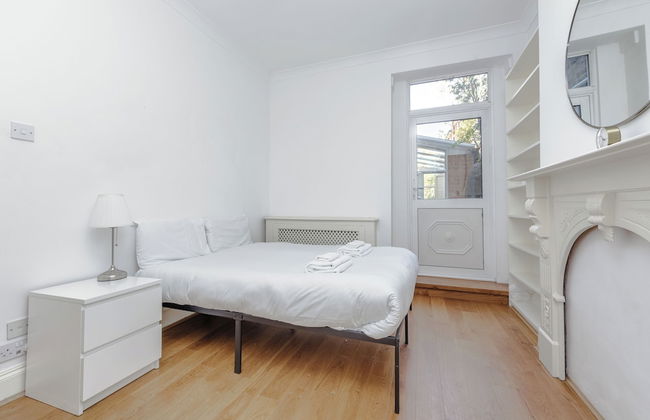 Charming Hampstead Retreat with Patio - Foto 1