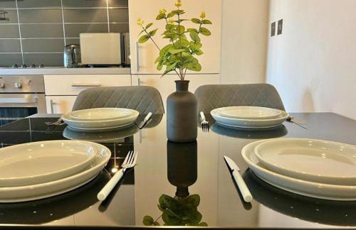 Modern High-Rise Flat in Media City! 2 Beds, 2 Baths - Foto 2