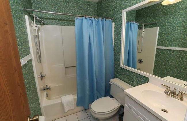 Seven Springs 3 BR Deluxe Condo, by Golf Course by RedAwning - Foto 9