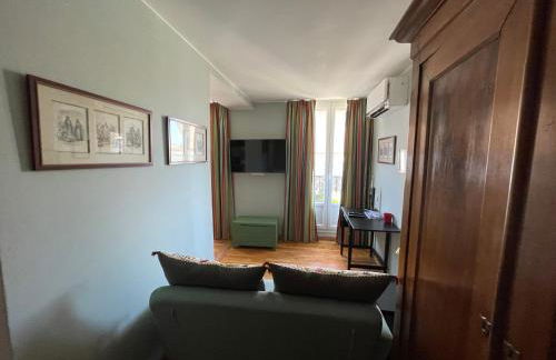 Appartement mignon calme douillet ascenseur clim étage élevé proche parking et toutes commodités au coeur du Toulon historique - Photo 14