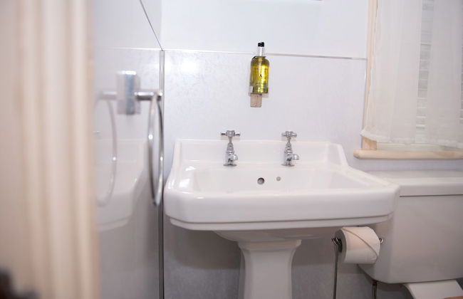 Milton House Studio Apartment Suites - Photo 37