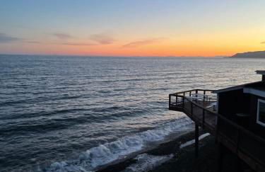 The Shack Inn - Photo 2