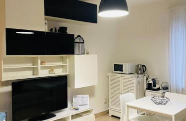 Pretty Little Home - Photo 1