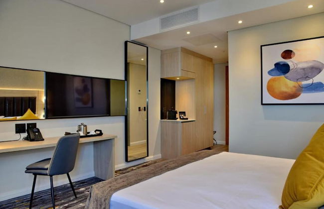 Luxury Apartment Sandton / no Loadshedding / Dstv - Photo 3