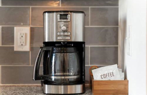 Epic Location- Steps from 12th S, Sleep12 - Foto 40