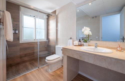 Family Fairways I Spacious 4-Bedroom Townhouse Near Beach & Golf, Estepona - Photo 29