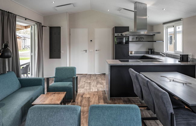 Chalet With Private Jetty - Photo 5