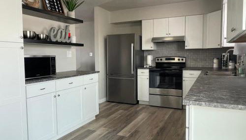 Ray's Place - Photo 1, stove, pet friendly, minibar