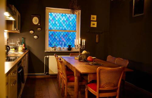 Wizard Apartment Hamburg - 3 Schlafzimmer - 156 qm mit Dachterrasse - bis 10 Personen - Dusche & Badewanne - Küche - Smart TV - kostenloser Parkplatz - Foto 9