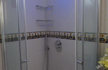 Francesca House - Photo 16