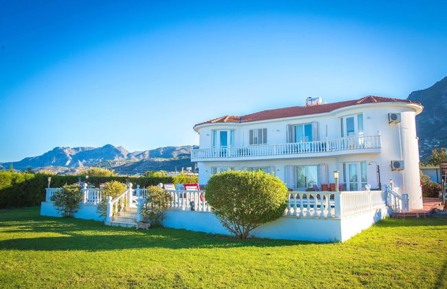 Villa - Sleeps 14 - Private Pool - Cinema Room - Foto 19