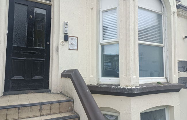 Seaside Haven Coastal Comfort 200m from the Beach - Foto 41