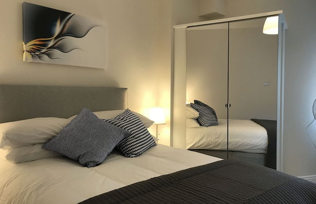 SHQ Apartments - Photo 22