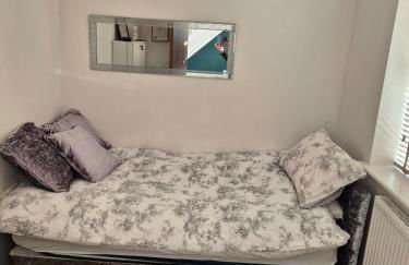 Modern, chic 3-storey town house - Photo 27