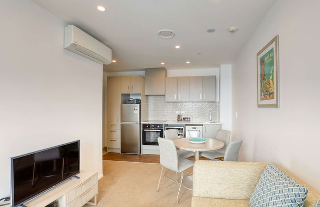 Ramada Suites By Wyndham Victoria Street West - Photo 21