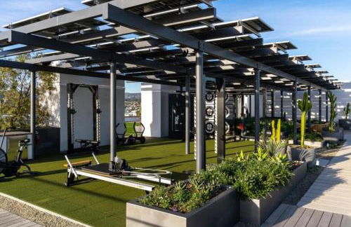 Pearl Coast - Modern 2BR with Rooftop Pool & Views - Foto 65