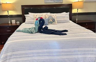 South Florida Spacious Oasis 4BR Retreat with 2 King Beds, Amazing Pool, near Beaches - Photo 18