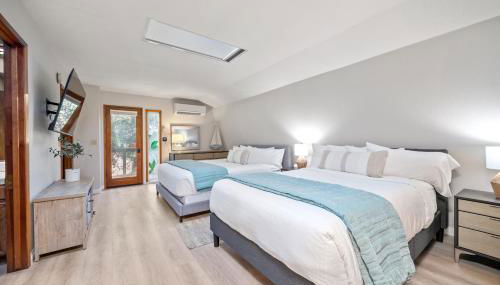 Forest Home with Deck, EV Station, King Beds - Foto 3